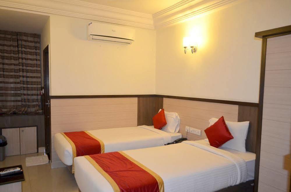 Comfort Inn Lucknow Buitenkant foto